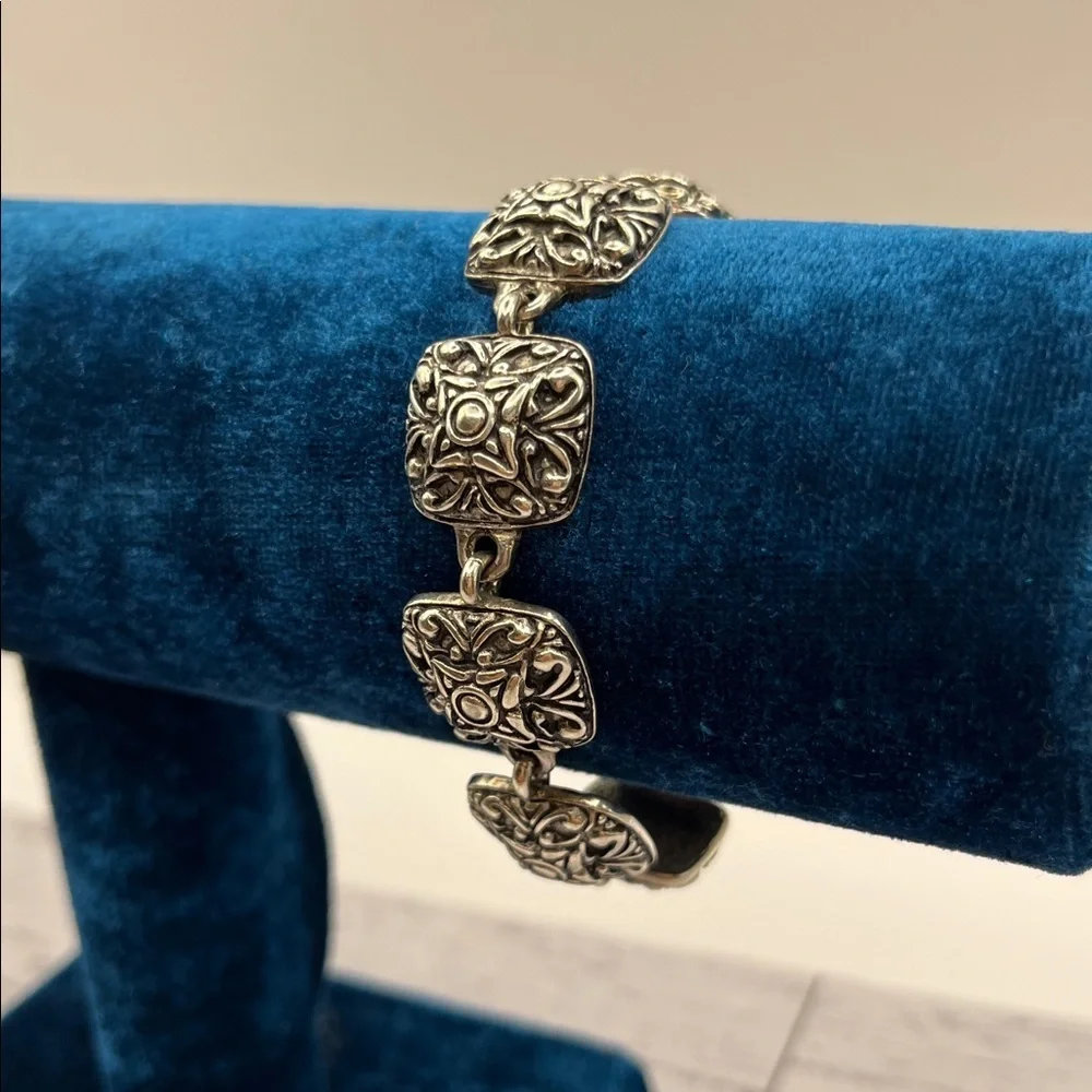 Bracelet Bailey Silver Floral Bracelet Vintage Swirl Toggle Closure